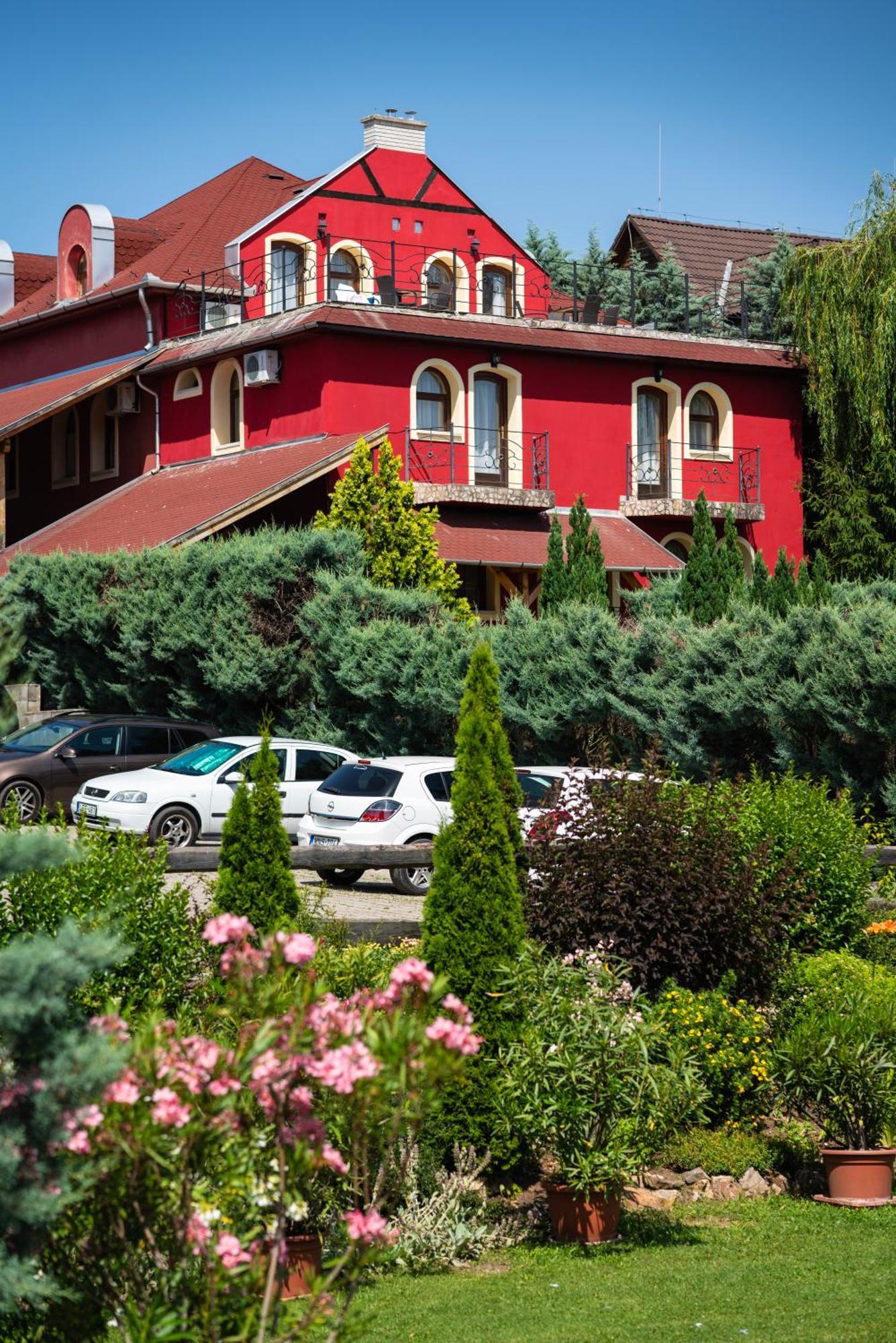 Hotel Szent Istvan Егер Екстериор снимка